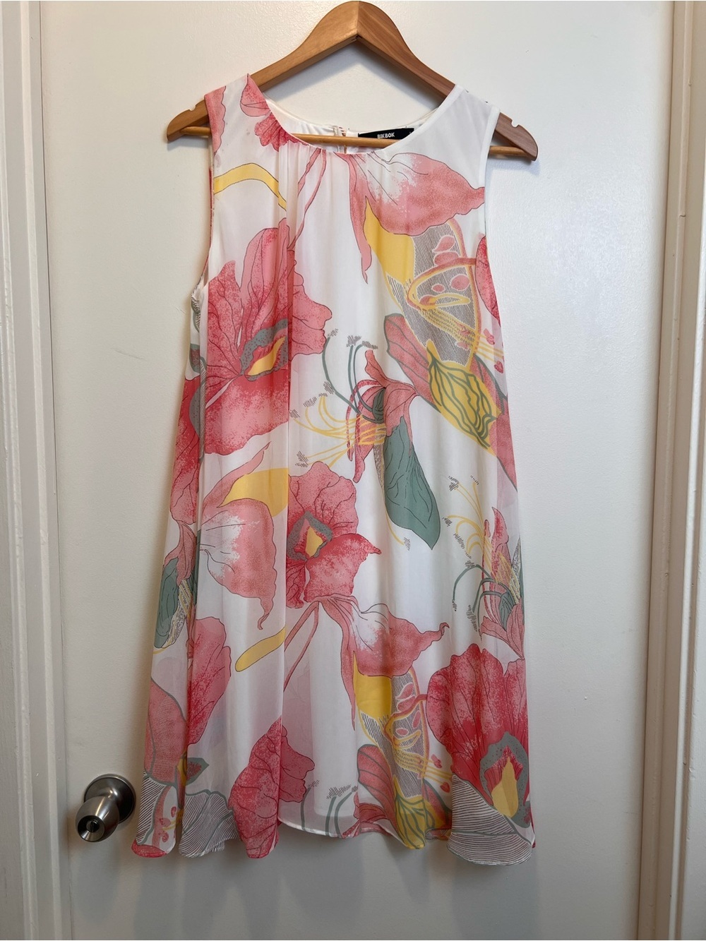 Bik Bok Floral Shift Dress Large Pink Watercolor Sleeveless homecoming Dress